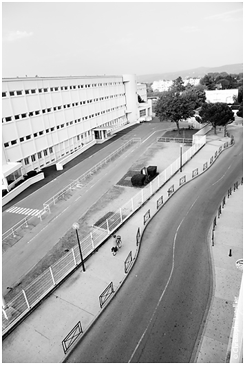 Photo noir et blanc de la rue du Mistral  Montlimar.  2009 Christophe Letellier tous droits rservs. Reproduction interdite sans autorisation